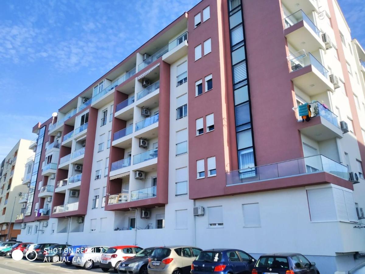 Aga Apartman Podgorica Exterior photo